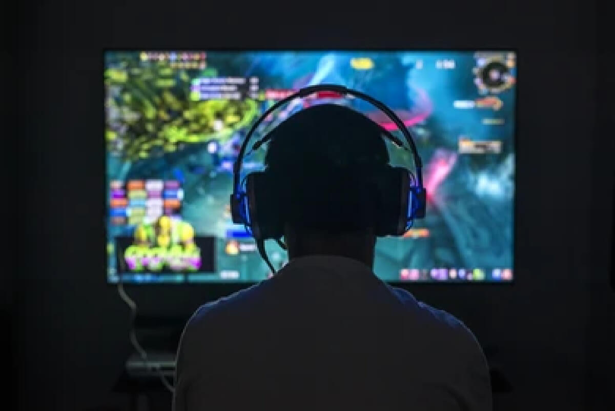 6 misconceptions about kids and online gaming