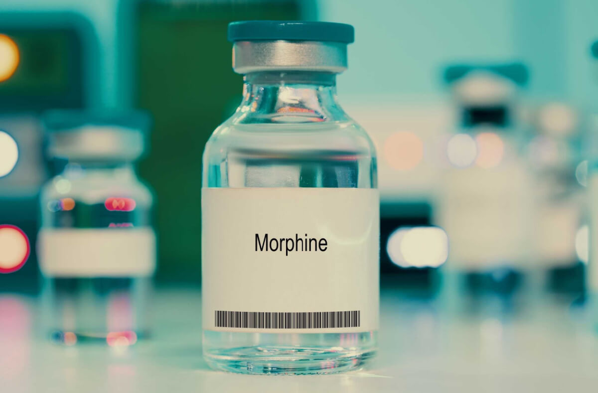 morphine medical liquid in glass vial